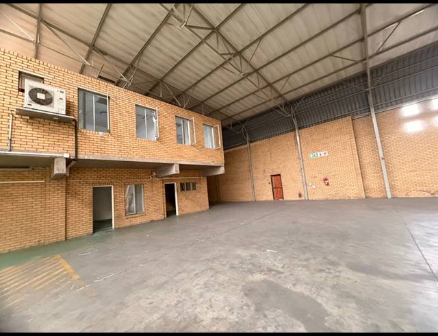 1,412M² WAREHOUSE TO LET IN MEADOWDALE